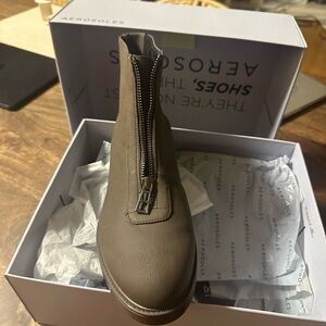 NEW AEROSOLES Chocolate Zippered Boots